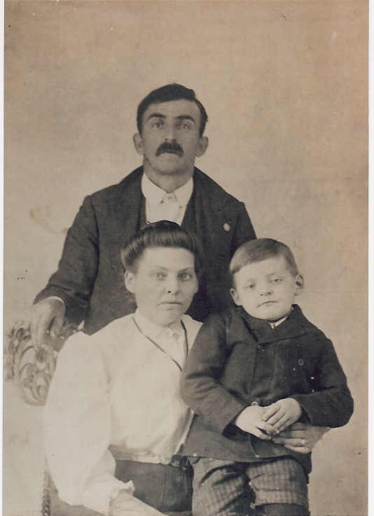 George and Alice Garlitz McDonald with son Walter